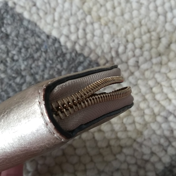 Michael Kors wallet - Picture 5 of 16